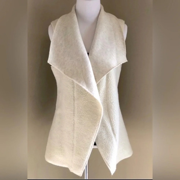 ! Tommy Bahama Reversible Vest Sherpa & Gray Heather - Picture 1 of 5